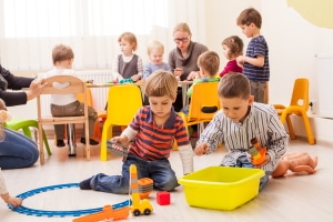 Durch § 34 IfSG soll eine Verbreitung von Krankheiten im Kindergarten verhindert werden.