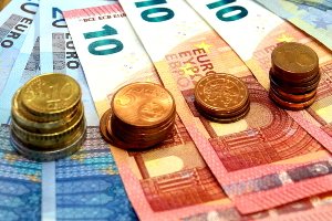 Die Wertminderung des Autos durch den Abgas-Skandal von der Steuer absetzen? Für Verbraucher geht das nicht.