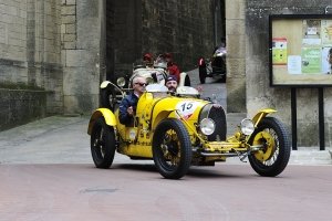 Abhängig vom Datum der Erstzulassung kann die Abgasuntersuchung für Oldtimer entfallen.