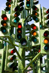 Bei komplexen Ampelanlagen richtet sich die Vorfahrt nach den Ampelsignalen