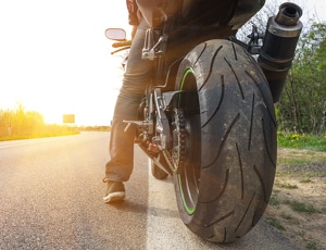 Der Anhalteweg von einem Motorrad ist etwas länger als beim Pkw.