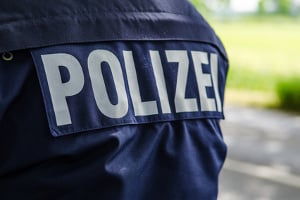 Eine erste Anhörung im Strafverfahren kann durch die Polizei erfolgen.