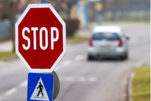 Die Aufstellung von Verkehrszeichen erfolgt immer nach gewissen Richtlinien.