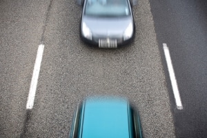 Die StVO untersagt das Ausbremsen im Straßenverkehr.