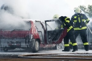 Wenn ein Auto abgebrannt ist, welche Versicherung ist dann zuständig?