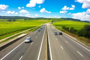 Auf der Autobahn herrscht grundsätzlich ein Wendeverbot - auch ohne Schild.