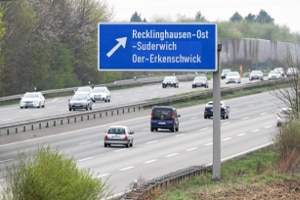 Autobahnfahrt: Was Sie beachten müssen.