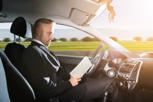 Autonomes Fahren Level 3: Welche Autos verfügen über hochautomatisierte Systeme?