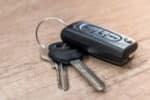 In diesem Ratgeber erfahren Personen, die ihren Autoschlüssel verloren haben, was nun zu unternehmen ist.