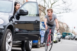 Keine Angst vor Autotüren: Auf dem Radschnellweg sind Radfahrer vom restlichen Verkehr getrennt.