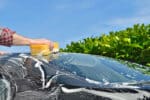 Autowaschzubehör: Welchen Produkte benötigen Sie für die Autopflege?