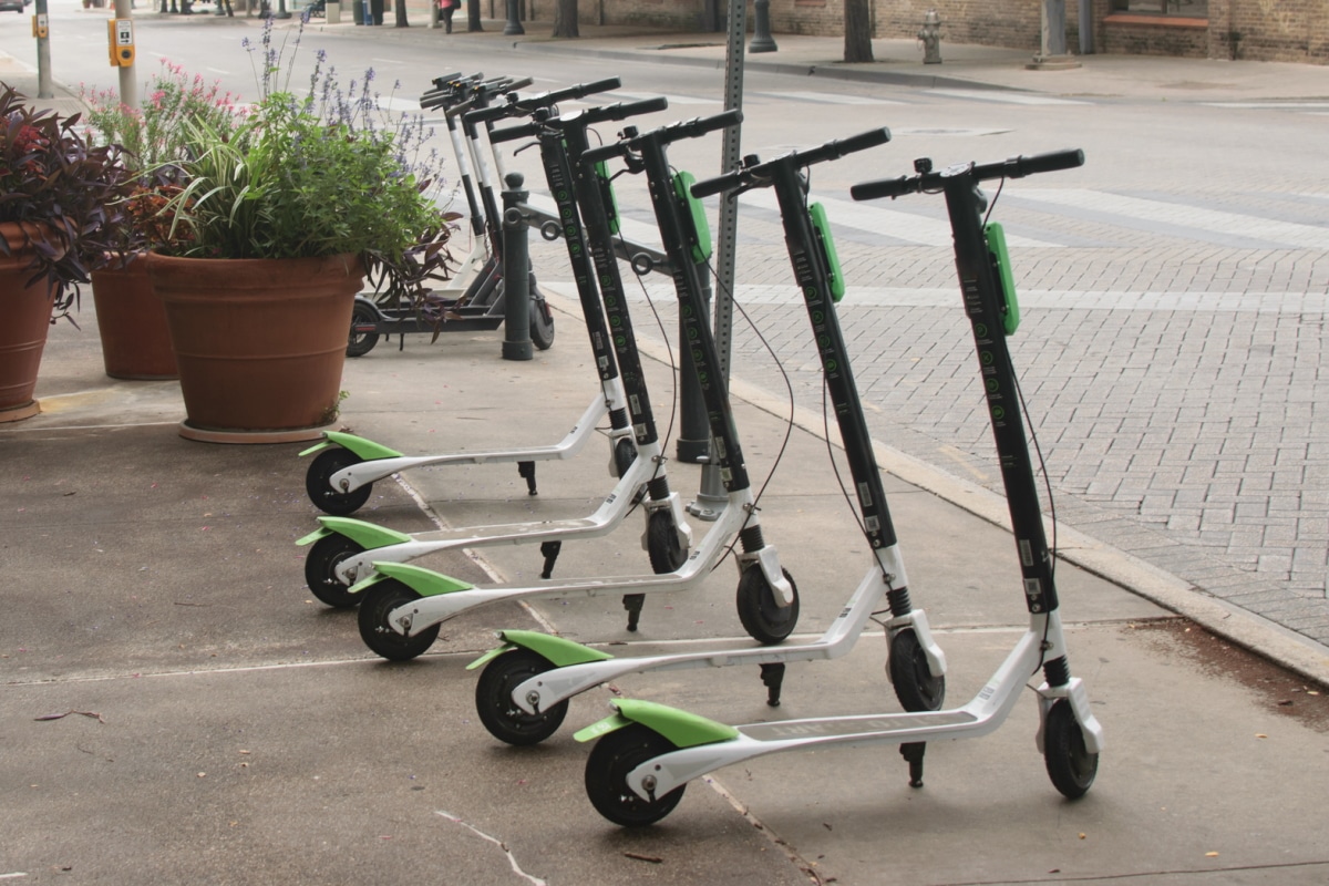 Unter Drogen auf dem E-Scooter: Ein Fahrverbot kann verhängt werden.