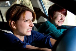 Beleidigung im Straßenverkehr: Aggressionen können anders abgebaut werden.