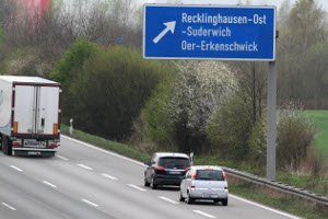 Auf Beschleunigungsstreifen dürfen Sie rechts überholen.