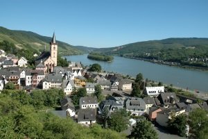 Das Binnenwasserstraßennetz umfasst Flüsse, Binnenseen und Kanäle.