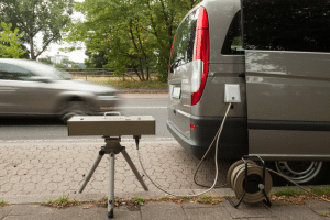 Mobile Blitzer auf der B41 sollen Raser überführen.