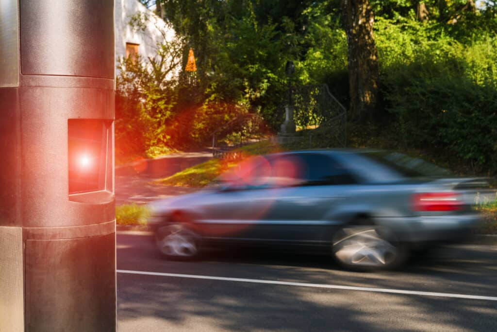 Wie hoch fällt ihr Bußgeld aus, wenn Sie von einem Blitzer auf der B87 erfasst wurden?