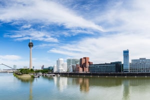 Blitzer in Düsseldorf sollen Geschwindigkeitsüberschreitungen aufdecken.