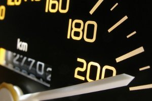 Der neue Blitzer von Jenoptik ist auf einem Anhänger montiert und somit mobil und stationär zugleich.