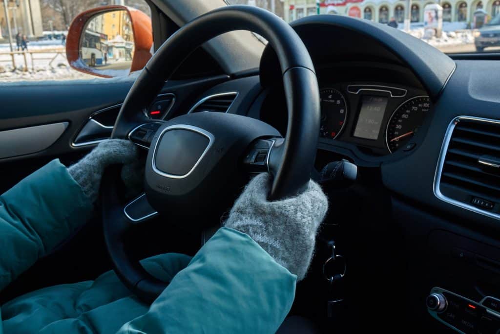 Dürfen Autofahrer Handschuhe tragen? - Winter 2024