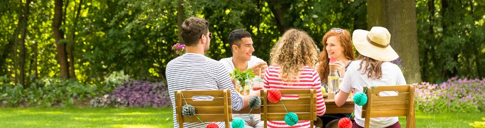 Grillen im Garten: Rauch, Lärm, Uhrzeit – Was gilt?