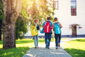 Bußgeldkatalog: Wer in Schule oder KiTa nicht gegen Masern geimpft ist, muss ebenfalls mit Sanktionen rechnen.