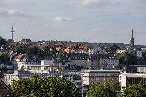 Bußgeldstelle Wuppertal: Per Telefon, Fax oder E-Mail kann ein Mitarbeiter der zuständigen Bußgeldstelle kontaktiert werden.