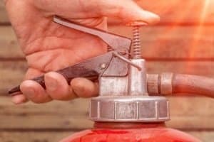 In Dänemark kann ein Feuerlöscher im Auto freiwillig mitgeführt werden