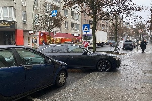 Bußgelder drohen: Das sollten Sie bei Weihnachtsdeko am Auto beachten - CHIP