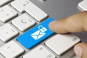 Datenschutz: Ob eine E-Mail-Adresse zur Weitergabe von Informationen genutzt werden darf oder nicht, gilt es zu klären