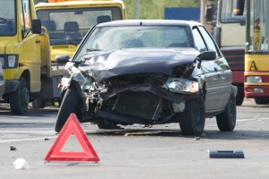 Ein Dekra-Sachverständiger kann den Schaden an Ihrem Unfallwagen genau beziffern.
