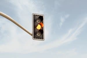Die Ampel, die seit 150 Jahren eingesetzt wird, sorgt beim gelben Lichtzeichen oft für Verwirrung.
