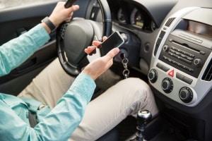 Digitaler Führerschein: Demnächst können Sie bei der Verkehrskontrolle auch einfach das Handy vorzeigen.