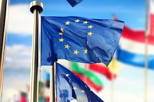Wollen Sie eine Drohne im EU-Ausland fliegen lassen, muss in der Regel ein Versicherung vorhanden sein.
