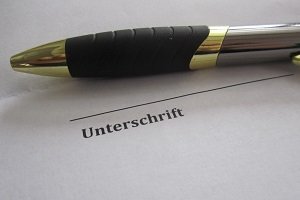 Bevor Sie eine Drohnen-Kaskoversicherung unterschreiben, sollten Sie Vergleiche anstellen.