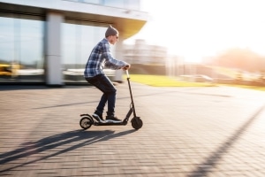 E-Scooter, die 45 km/h schnell sind, dürfen in Deutschland nicht genutzt werden.