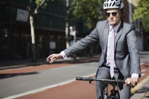 Muss ich auf dem Fahrrad Handzeichen geben?