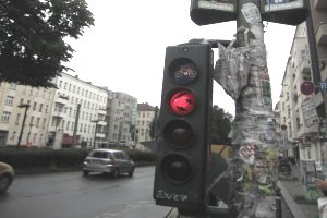 Eine Fahrradampel als Teil einer Radverkehrsanlage regelt den Radverkehr.