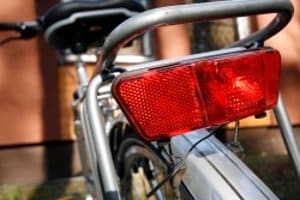 Die Fahrradbeleuchtung darf mit Batterie anstelle eines Dynamos betrieben werden.