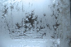 Fahrradfahren im Winter erfordert durch Schnee und Glätte besondere Aufmerksamkeit.