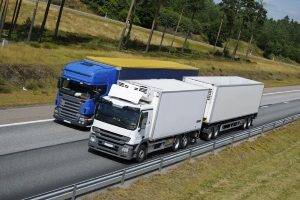 Übungen im LKW-Fahrsicherheitstraining: Mit Anhänger und ohne möglich.