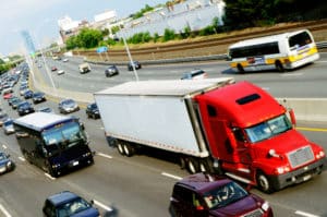 Ein Fahrstreifenwechsel ist nur möglich, wenn es die Verkehrslage zulässt.