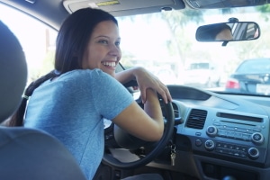 Bei einem Fahrtraining für Frauen können Sie in entspannter Atmosphäre trainieren.