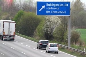 Ein Fahrverbot kann wegen einer Abstandsmessung auf der Autobahn verhängt werden.