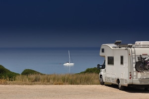 Sie wollen mit einem Wohnmobil die Küste entlang reisen? Lassen Sie jetzt Ihre Träume mit Freeway-Camper aus München wahr werden.