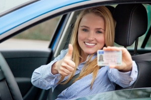 Kann der Führerschein auch in der Schwangerschaft erworben werden? Dieser Ratgeber klärt auf.