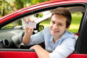 Haben Sie die Führerscheinprüfung mit Automatik bestanden, erhalten Sie die Fahrerlaubnis.