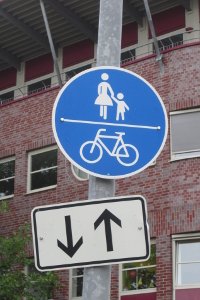 Hier können Sie kein Geisterfahrer mit Fahrrad werden, weil beiden Richtungen freigegeben sind.