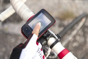 Aufklärung durch GPS: Ein Fahrrad vor Diebstahl bewahren, das ist mit fähigen Geräten möglich.