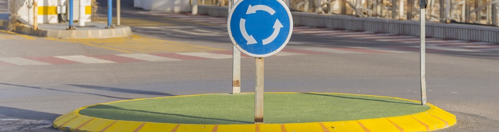 Verhalten im Kreisverkehr: Was ist erlaubt?